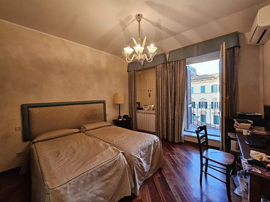 Immagine 17 di Mansarda in vendita  a Siena