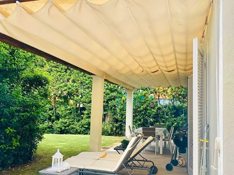 Immagine 28 di Villa in affitto  a Forte Dei Marmi