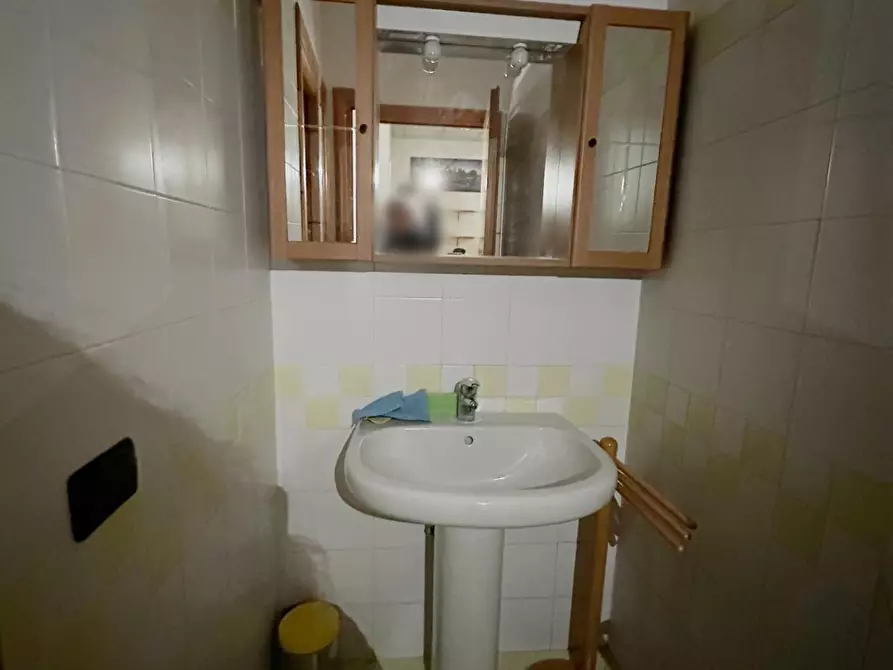 Immagine 6 di Ufficio in affitto  a Lucca