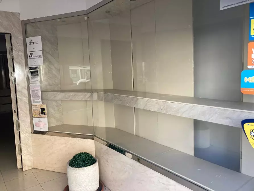 Immagine 7 di Negozio in vendita  a Empoli