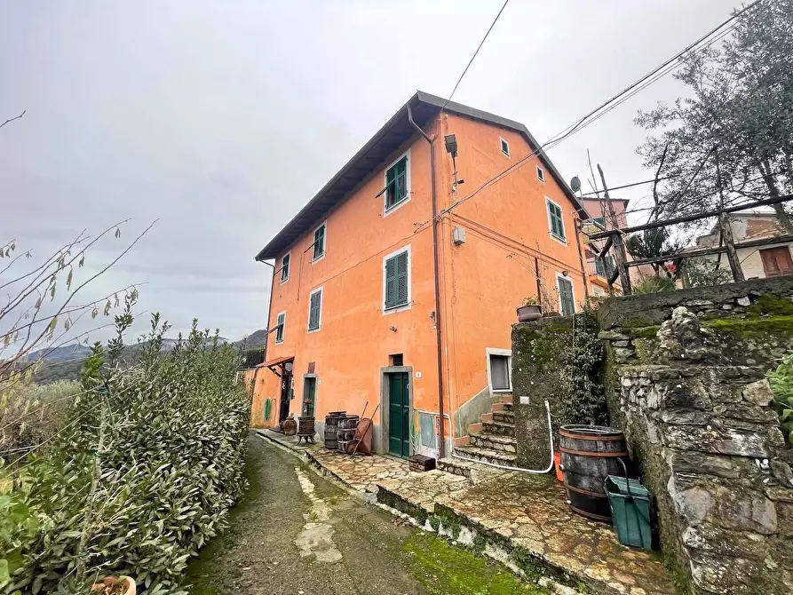 Immagine 1 di Casa semindipendente in vendita  a Beverino
