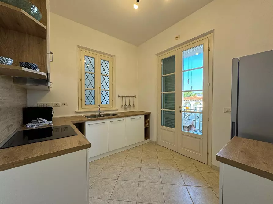 Immagine 5 di Appartamento in affitto  a Forte Dei Marmi