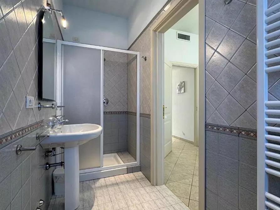 Immagine 11 di Appartamento in affitto  a Forte Dei Marmi