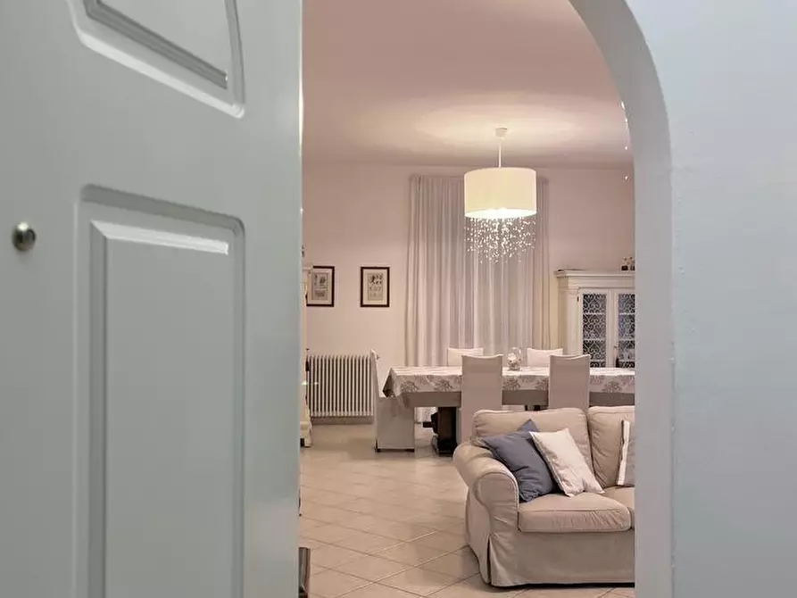 Immagine 9 di Appartamento in affitto  a Forte Dei Marmi