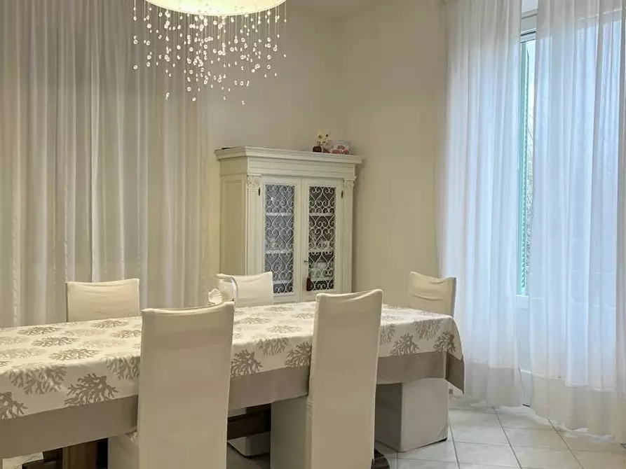 Immagine 8 di Appartamento in affitto  a Forte Dei Marmi