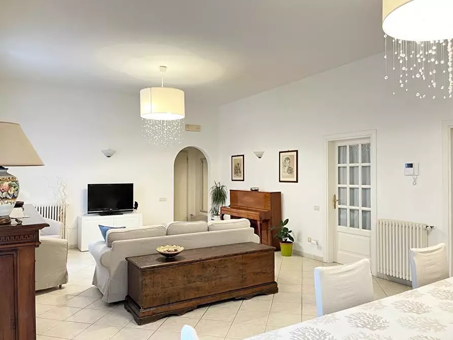 Immagine 6 di Appartamento in affitto  a Forte Dei Marmi