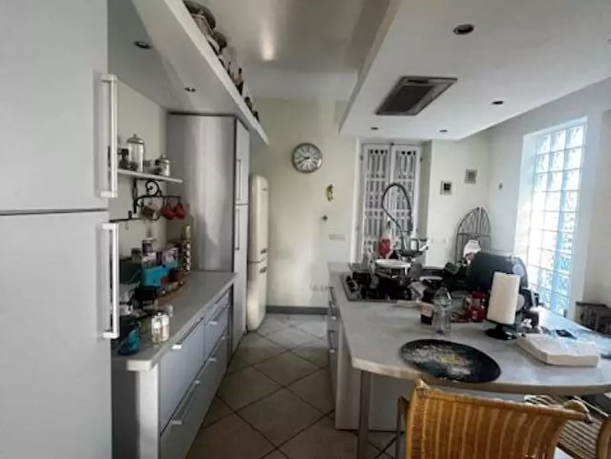 Immagine 1 di Villa in vendita  a Carrara