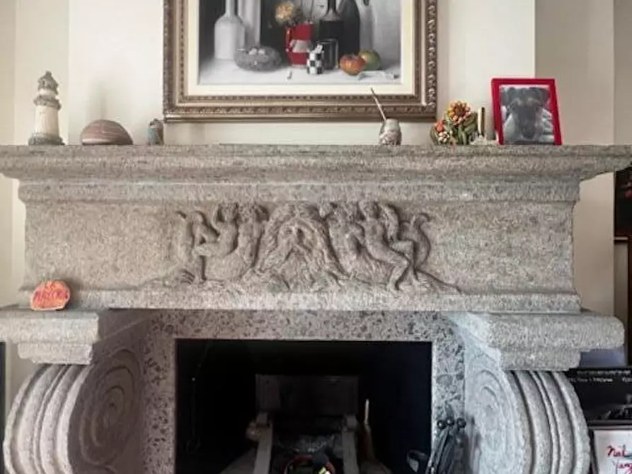 Immagine 3 di Villa in vendita  a Carrara