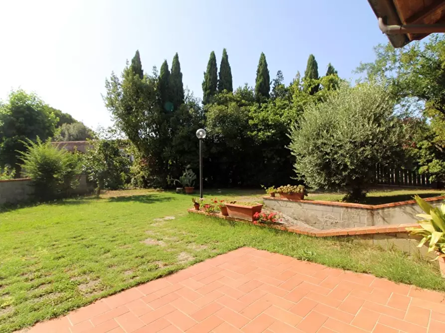 Immagine 8 di Villa in vendita  a San Giuliano Terme