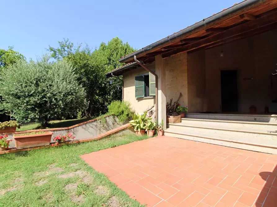 Immagine 7 di Villa in vendita  a San Giuliano Terme