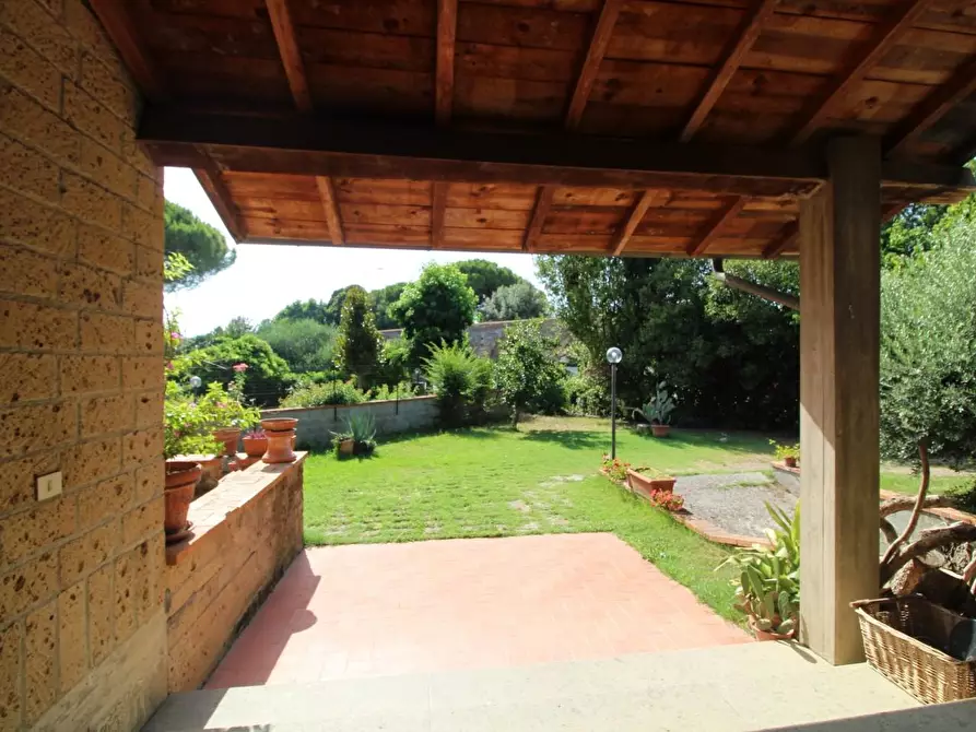 Immagine 11 di Villa in vendita  a San Giuliano Terme