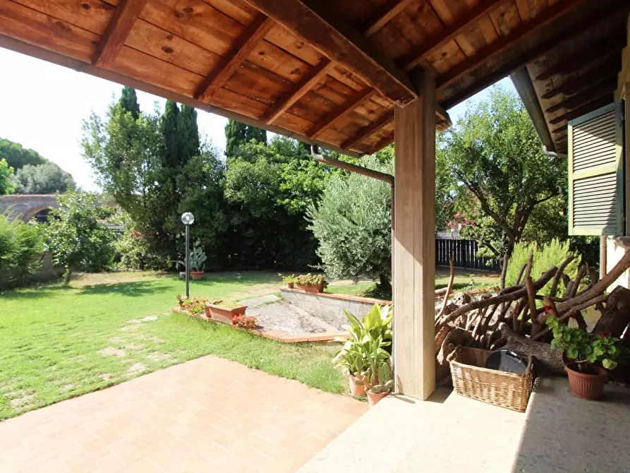 Immagine 9 di Villa in vendita  a San Giuliano Terme