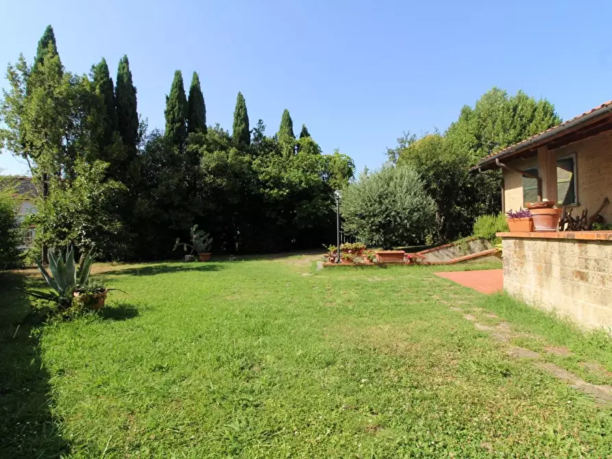 Immagine 5 di Villa in vendita  a San Giuliano Terme