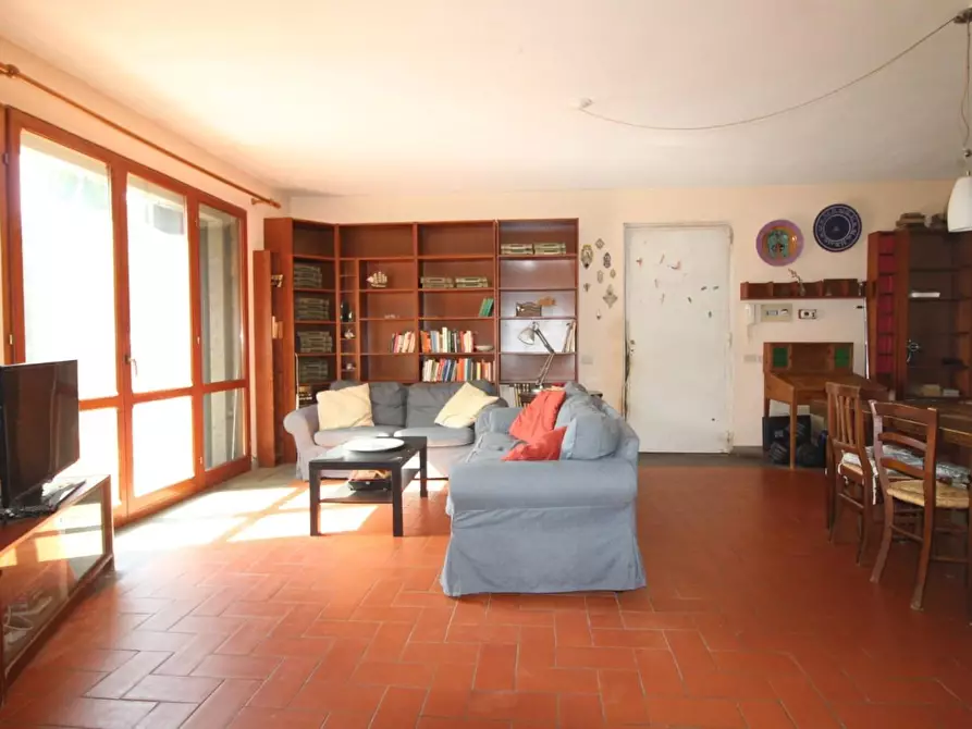 Immagine 18 di Villa in vendita  a San Giuliano Terme