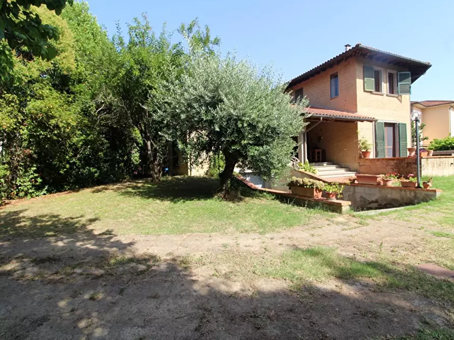 Immagine 3 di Villa in vendita  a San Giuliano Terme
