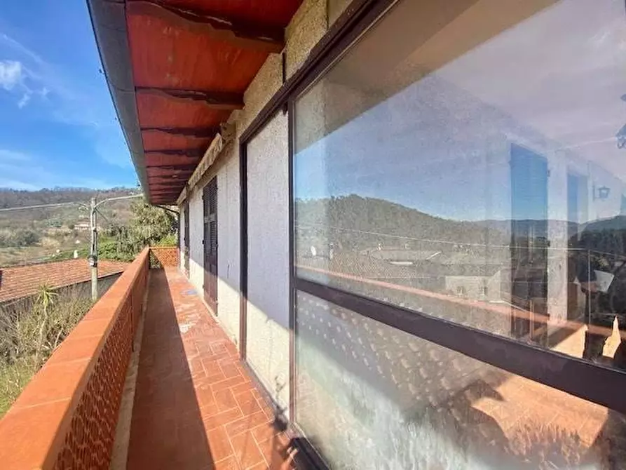 Immagine 5 di Casa indipendente in vendita  a Ortonovo