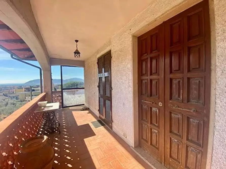 Immagine 4 di Casa indipendente in vendita  a Ortonovo