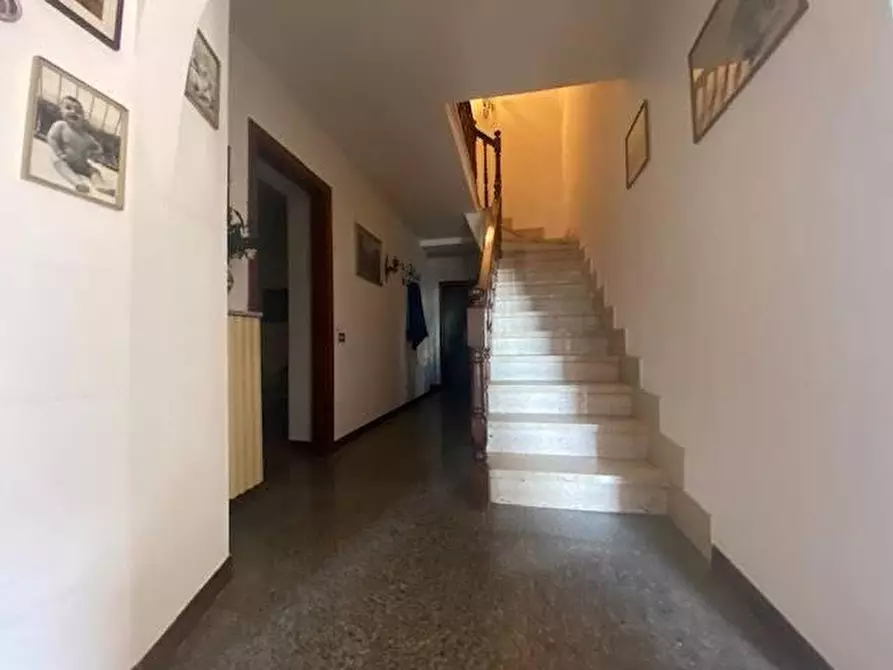 Immagine 9 di Casa indipendente in vendita  a Ortonovo