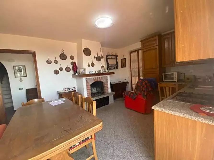 Immagine 8 di Casa indipendente in vendita  a Ortonovo