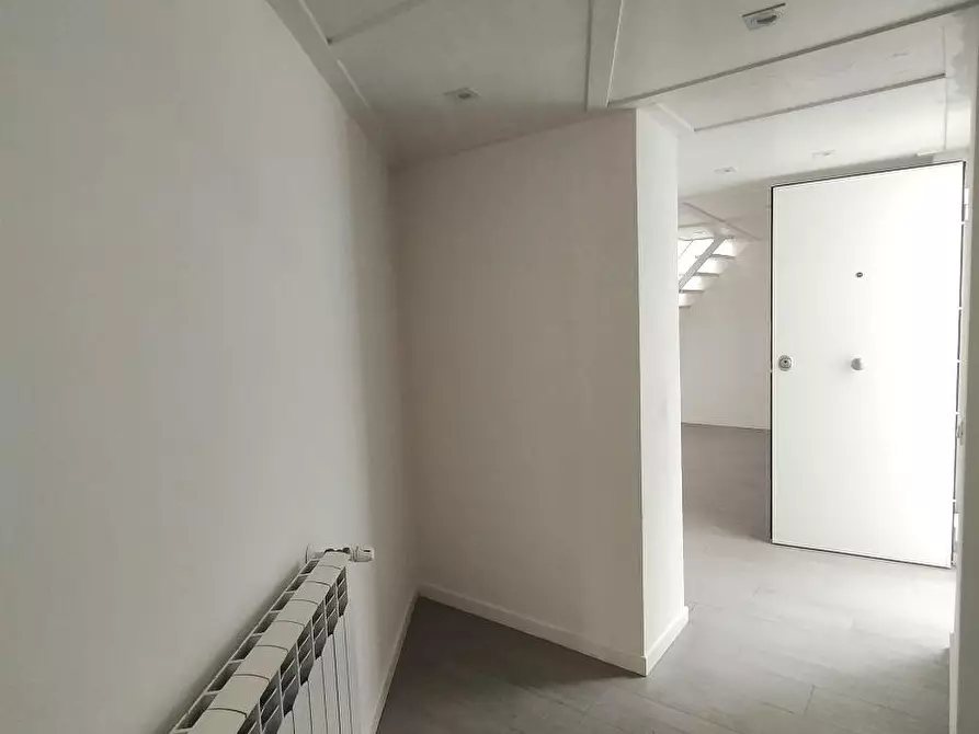 Immagine 22 di Appartamento in vendita  a Massa