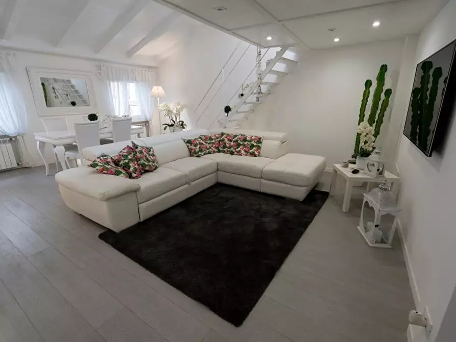 Immagine 6 di Appartamento in vendita  a Massa