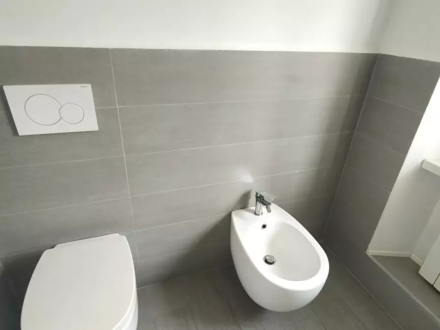 Immagine 16 di Appartamento in vendita  a Massa