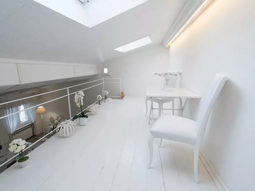 Immagine 5 di Appartamento in vendita  a Massa