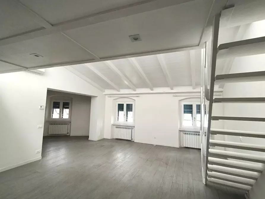 Immagine 25 di Appartamento in vendita  a Massa