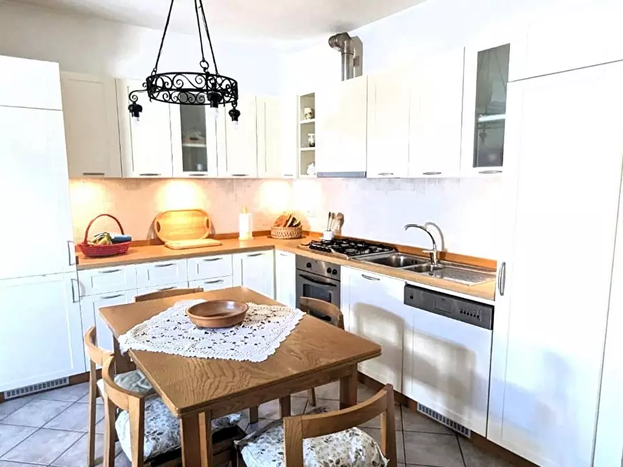 Immagine 4 di Appartamento in vendita  a Massa