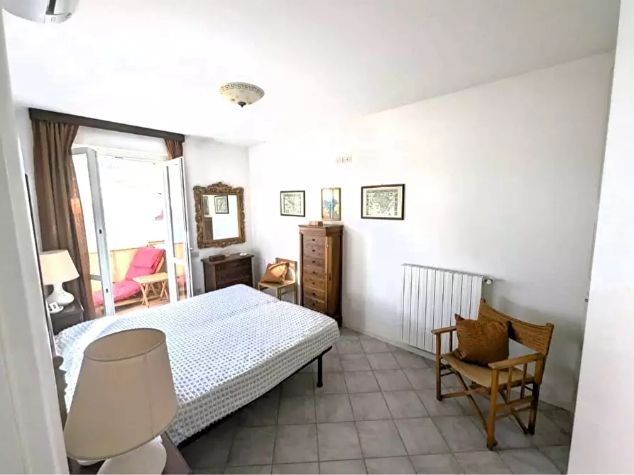 Immagine 10 di Appartamento in vendita  a Massa