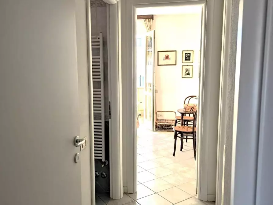 Immagine 5 di Appartamento in vendita  a Massa