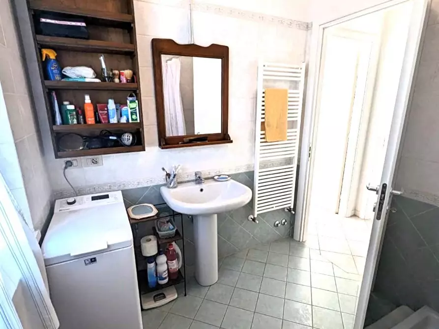 Immagine 13 di Appartamento in vendita  a Massa