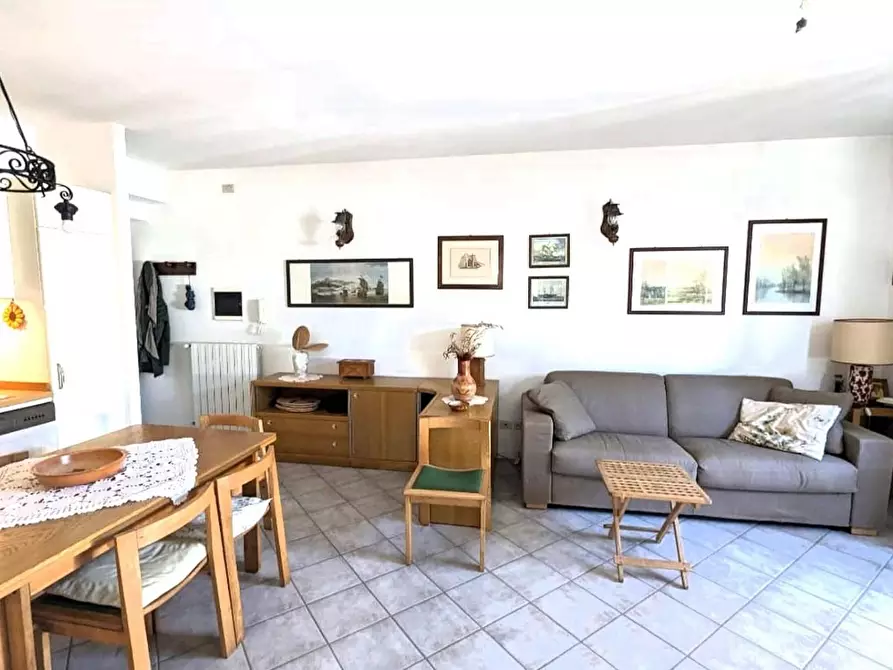 Immagine 3 di Appartamento in vendita  a Massa