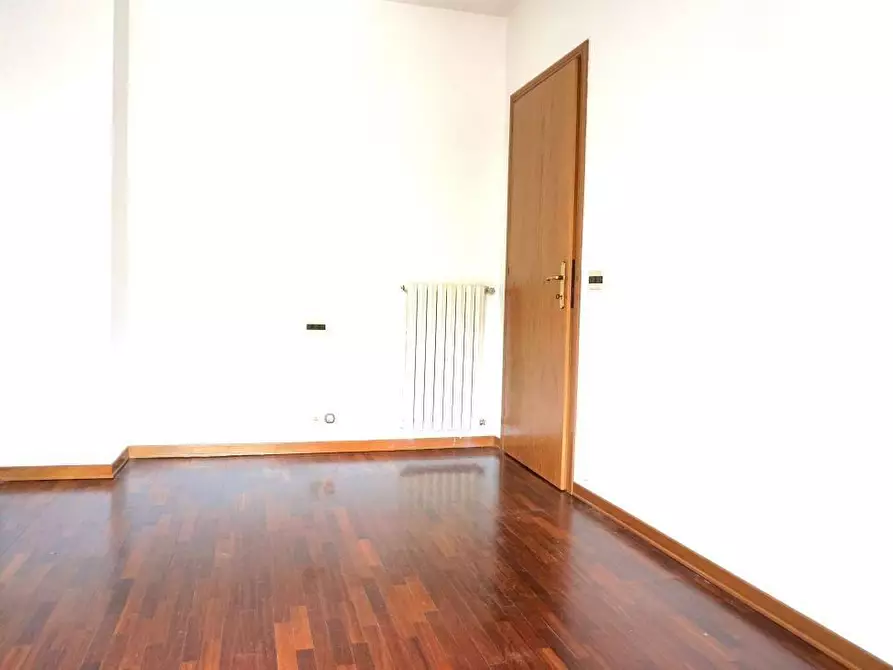 Immagine 8 di Appartamento in vendita  a Pontedera