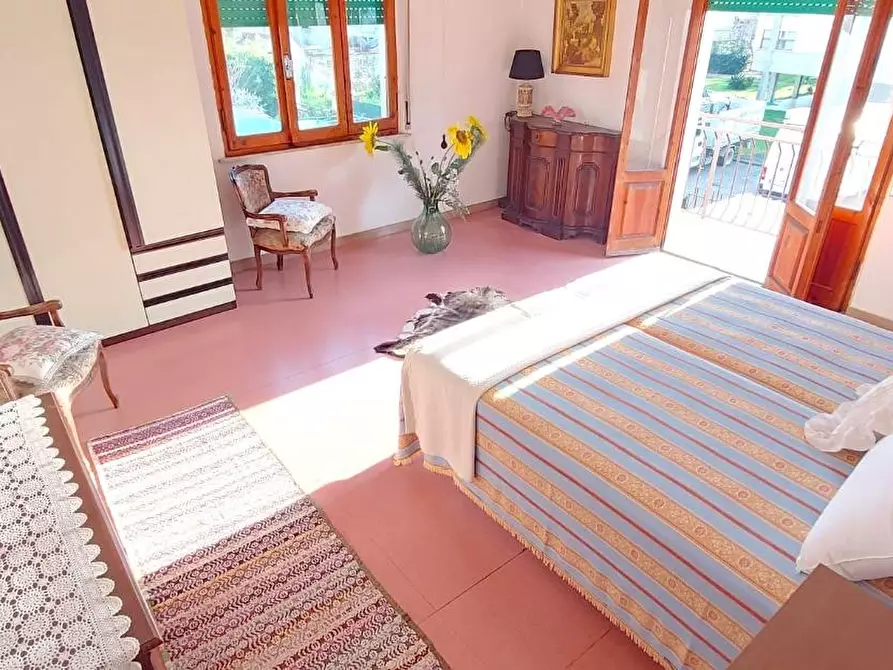 Immagine 29 di Casa bifamiliare in vendita  a Carrara