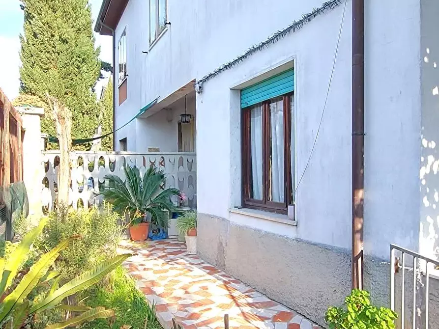 Immagine 7 di Casa bifamiliare in vendita  a Carrara