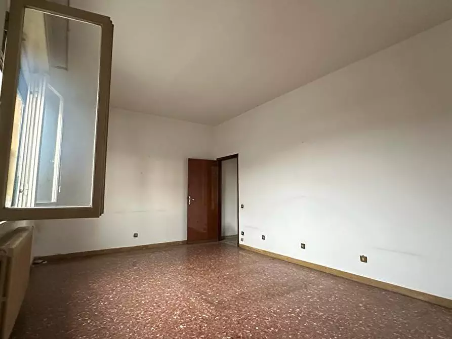 Immagine 17 di Appartamento in vendita  a Pisa