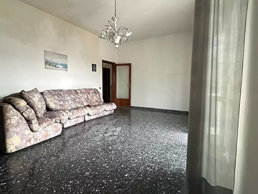 Immagine 11 di Appartamento in vendita  a Pisa