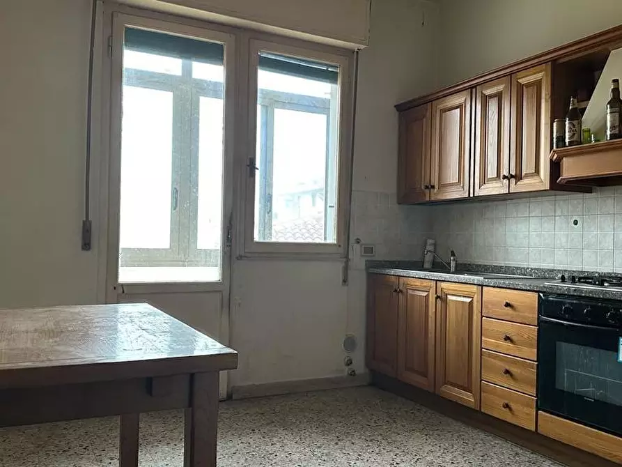 Immagine 4 di Appartamento in vendita  a Pisa