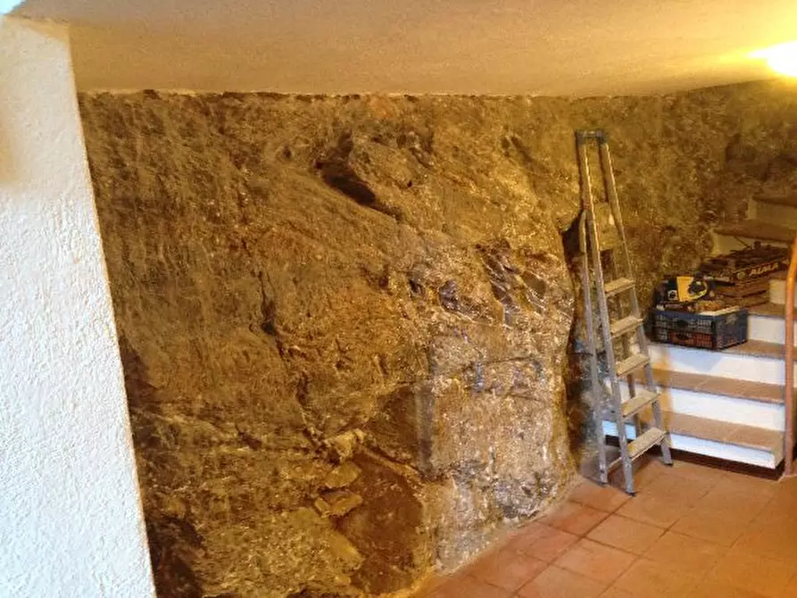 Immagine 10 di Casa semindipendente in vendita  a Ameglia