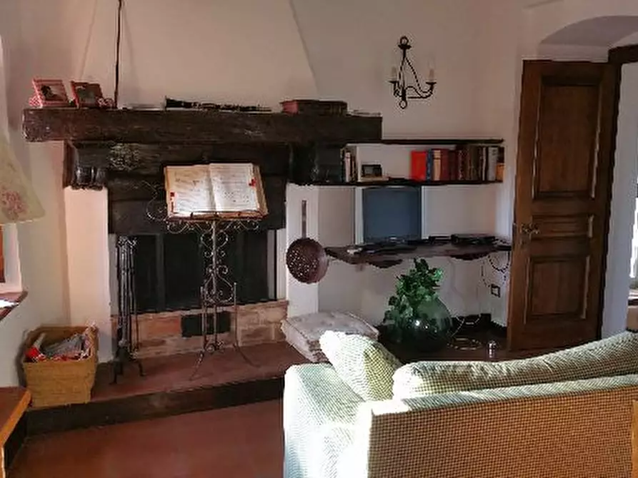 Immagine 1 di Casa semindipendente in vendita  a Ameglia