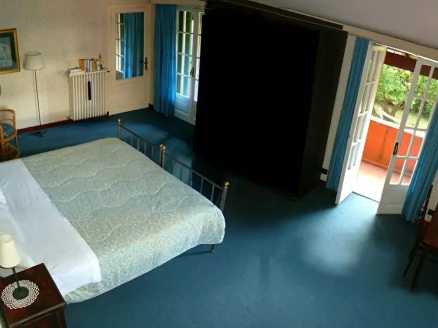 Immagine 13 di Villa in vendita  a Carrara