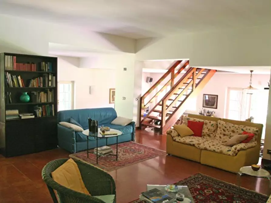 Immagine 15 di Villa in vendita  a Carrara