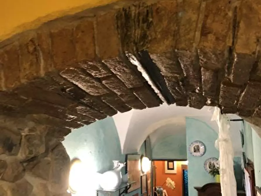 Immagine 12 di Appartamento in vendita  a Sarzana