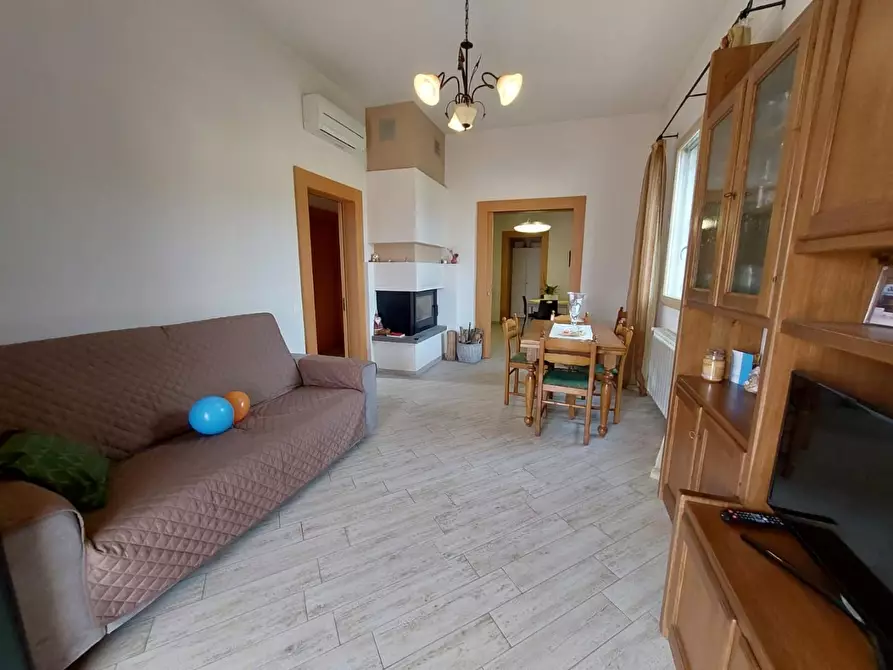 Immagine 2 di Villa in vendita  a Buti