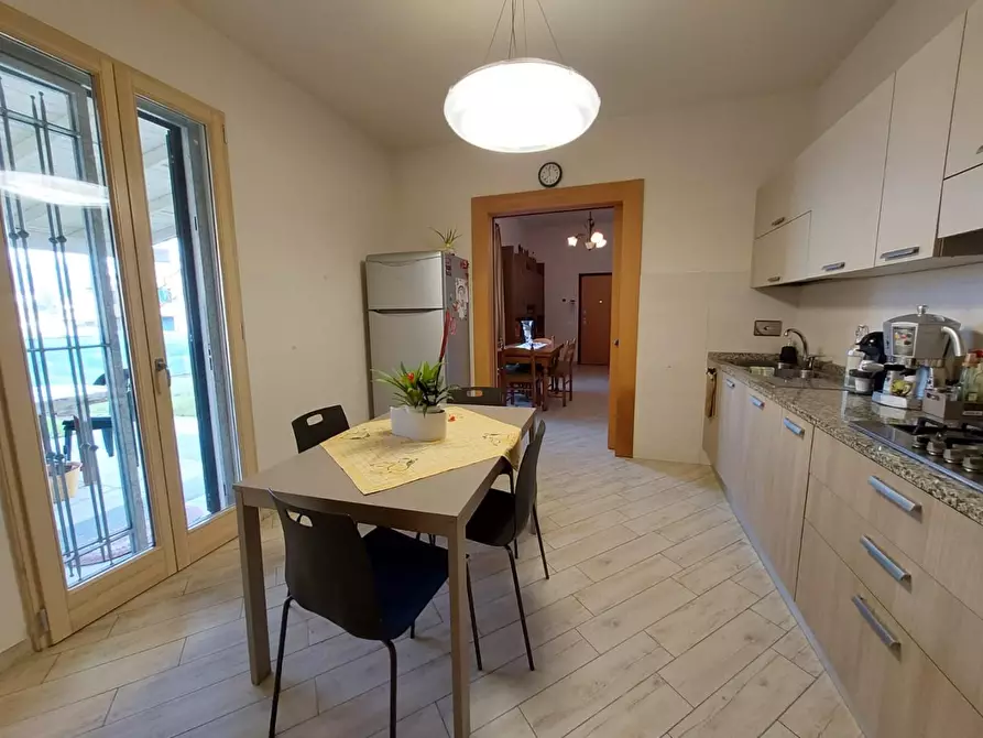 Immagine 6 di Villa in vendita  a Buti