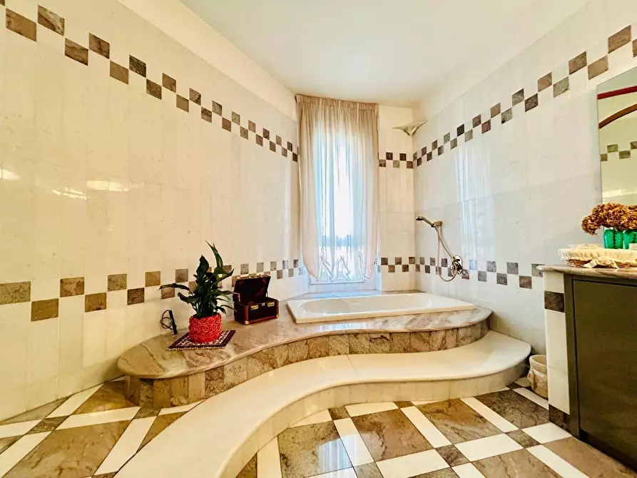 Immagine 21 di Villa in vendita  a Cerreto Guidi