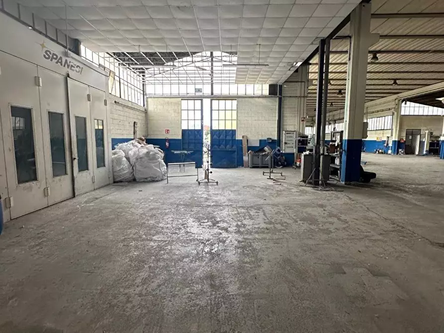 Immagine 13 di Capannone industriale in vendita  a Massa