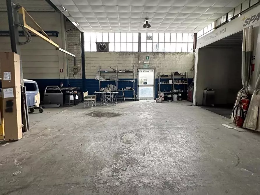 Immagine 14 di Capannone industriale in vendita  a Massa