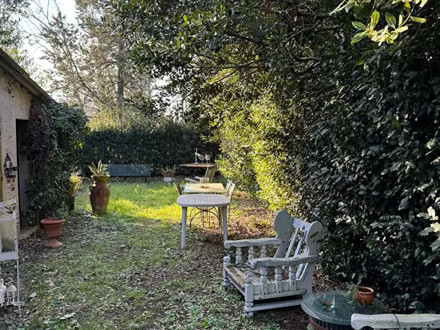 Immagine 38 di Villa in vendita  a Empoli